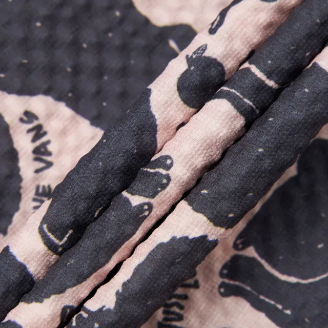 【VANS】官方旗艦 CAPYBARA AOP 粉色短袖襯衫