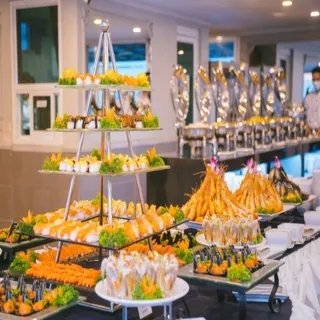 【喜鴻假期】【經典泰國５＋１日】無購物、芭達雅翡翠灣俱樂部、嘉年華海天盛宴、水上市場