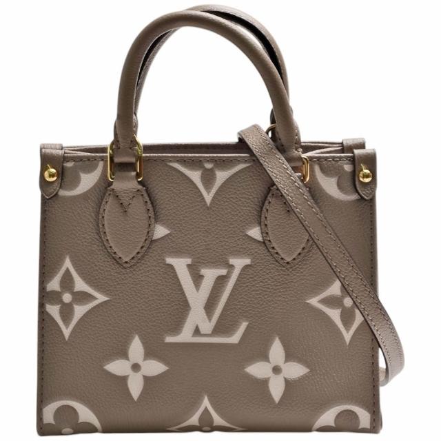 全新 LOUIS VUITTON 路易威登 M47054 經典 OnTheGo BB Monogram 雙色皮革手提斜揹包，採用高階牛皮製成，灰色系設計時尚大方，配備原廠防塵套與背帶，輕便實用，適合女性日常出門使用。