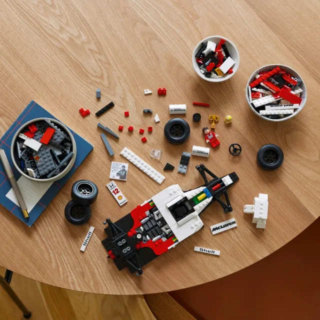 【LEGO 樂高】Icons 10330 McLaren MP4/4 & Ayrton Senna(麥拉倫 賽車 禮物 居家擺設)