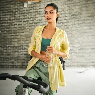 【YUANDONGLI 元動力】萊賽爾微光澤連帽抽繩輕量外套(三色；S-L；4222254912)