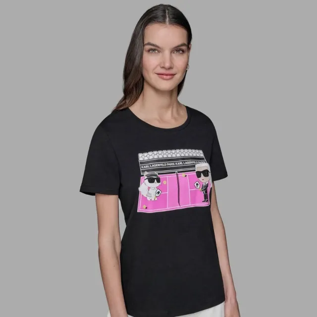 【KARL LAGERFELD 卡爾】IKONIK KARL & CHOUPETTE TENNIS短袖TEE 黑(原廠公司貨)