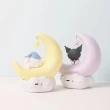 【SANRIO 三麗鷗】正版授權 月芽甜夢 LED 發光擺件 小夜燈 月亮燈(庫洛米 大耳狗 美樂蒂)
