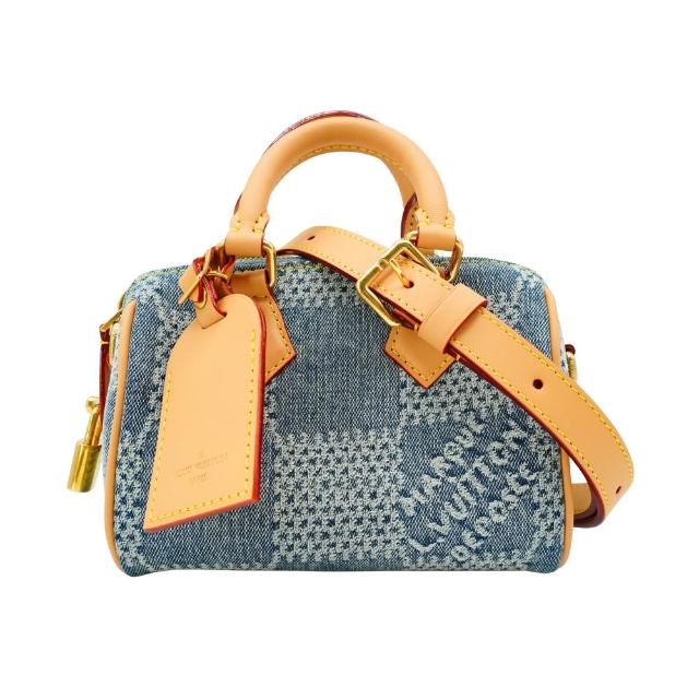 這款 LV LOUIS VUITTON 路易威登 N40682 Speedy 18 格紋牛仔布手提斜背二用包為全新商品，專櫃購入，適合女性使用。包款以藍色系為主，外層採用帆布與牛皮材質，內層為紡織襯裡，提供舒適的使用體驗。商品附有防塵袋、盒子、鎖匙組、吊牌及影證，開口方式為拉鍊式，內部僅有內貼袋1，無其他夾層或內袋。尺寸為長18CM、寬10CM、高12CM，適合日常攜帶與搭配多種場合。請務必確認商品配件及來源後再下單，鑑賞期商品僅供鑑賞，封條拆除後恕不接受退換貨。