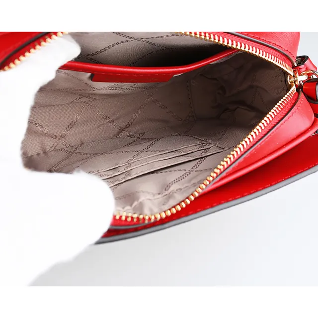 【Michael Kors】MICHAEL KORS Carmen側邊可調節設計印花塗層帆布搭牛皮拉鍊斜背方包(深褐x紅)