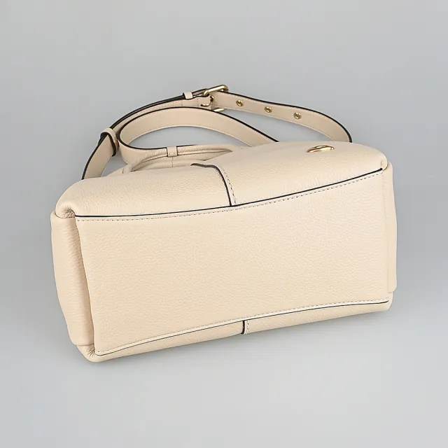 【COACH】COACH Lana 23 23復古C字LOGO縫線設計牛皮手提斜背菜籃包(象牙白)