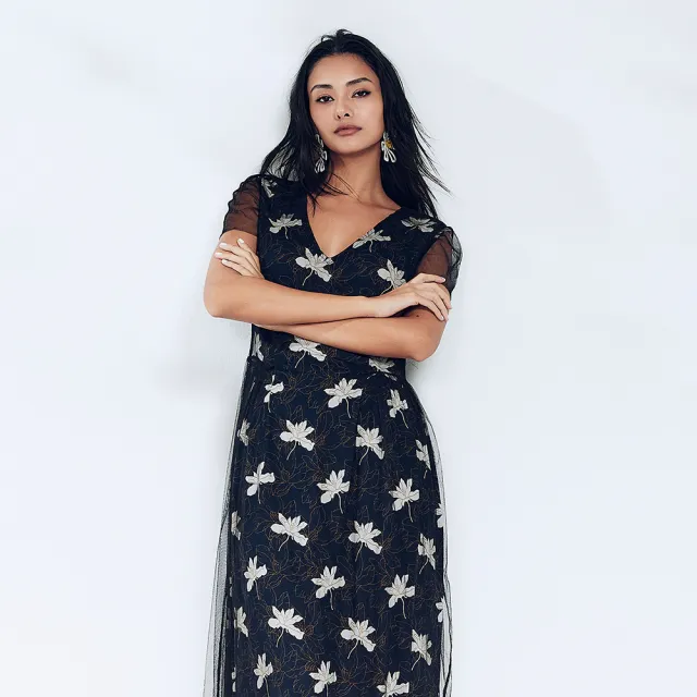 【ICHE 衣哲】Cop.Copine 法國原裝進口刺繡花卉紋理翻領無袖長版洋裝