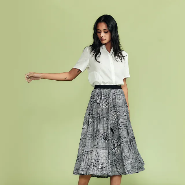 【ICHE 衣哲】Cop.Copine 法國原裝進口黑白圖騰印花中高腰傘擺伴長圓裙