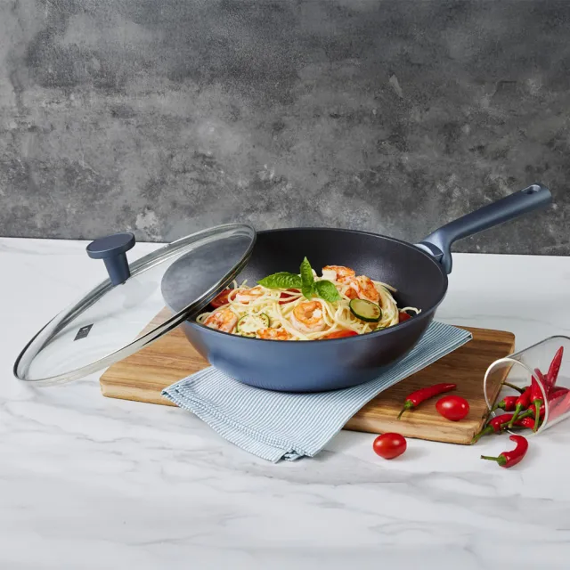 【CorelleBrands 康寧餐具】WORLD KITCHEN 藍寶石鑄造不沾平煎鍋28cm+深炒鍋30cm