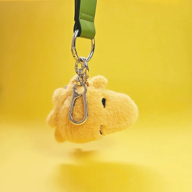 【BON TON TOYS】Woodstock糊塗塌客環保毛絨背包吊飾-黃(9cm 玩偶、娃娃、鑰匙圈)