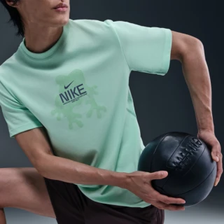 【NIKE 耐吉】AS M NK DF PRIMARY SS TEE GCEL 綠色 男款 青蛙圖案 短袖上衣 短T(IH8661-353)