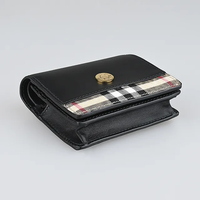 【BURBERRY 巴寶莉】BURBERRY 金釦刻印LOGO小牛皮搭格紋PVC 4卡按釦零錢短夾(黑)