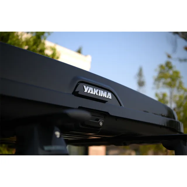 【YAKIMA】HELLA FLUSH 低風阻車頂箱(330L 全黑亮面烤漆)