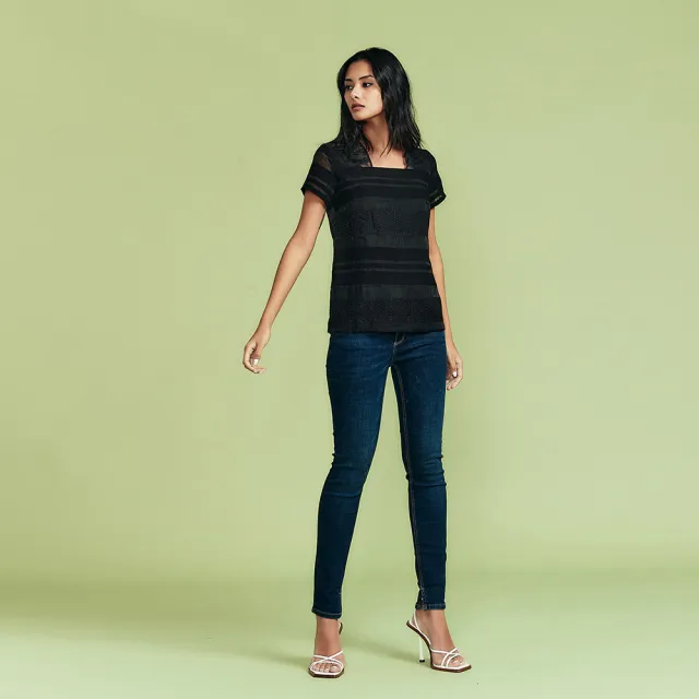 【ICHE 衣哲】Cop.Copine 法國原裝進口條紋紋理拼接透膚方領上衣(2色)