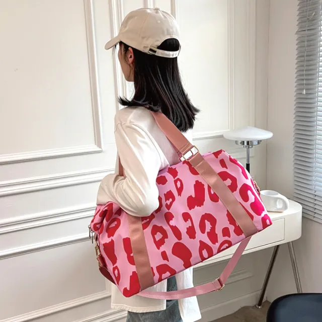 【樂居家】超大容量 時尚豹紋旅行袋(行李包 運動包 過夜包 旅行包 手提袋 購物袋 拉桿包 乾溼分)