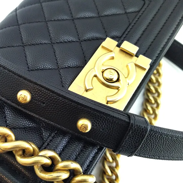 【CHANEL 香奈兒】黑色菱格紋牛皮金鍊肩背斜背20公分BOY包(展示品)