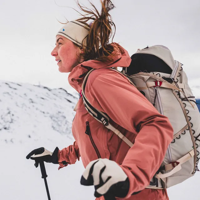 【Klattermusen】女 Skirner 寬版登山滑雪外套(戶外運動/休閒旅遊/防風保暖/登山健行/日常穿搭/KM10017)