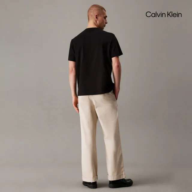 【CALVIN KLEIN】官方旗艦館 學院風 CK 徽章圓領 T 恤_黑色