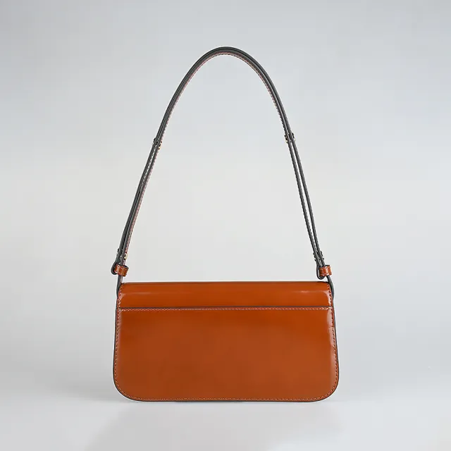 【TORY BURCH】TORY BURCH Robinson 圓標金屬T字LOGO漆皮長方形斜背包(褐)