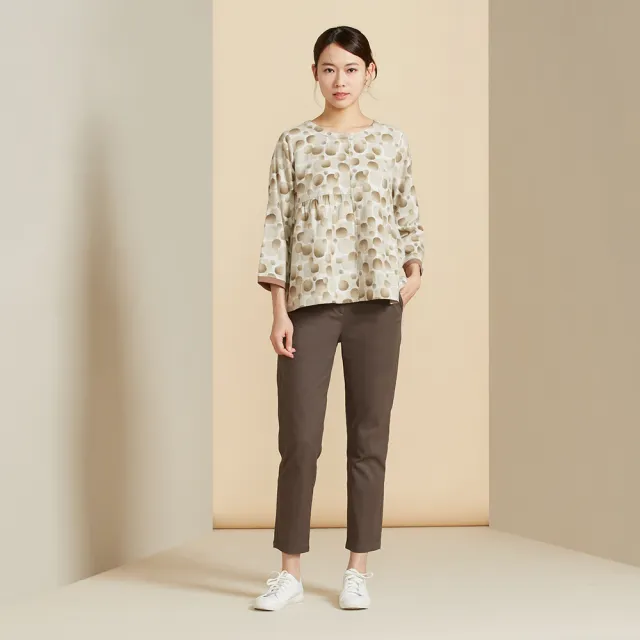 【YVONNE 以旺傢飾】刷毛暈染印花剪接九分袖上衣-卡其