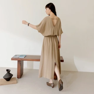 【OB 嚴選】舒涼仿麻腰鬆緊開衩長洋裝 《DA10565》