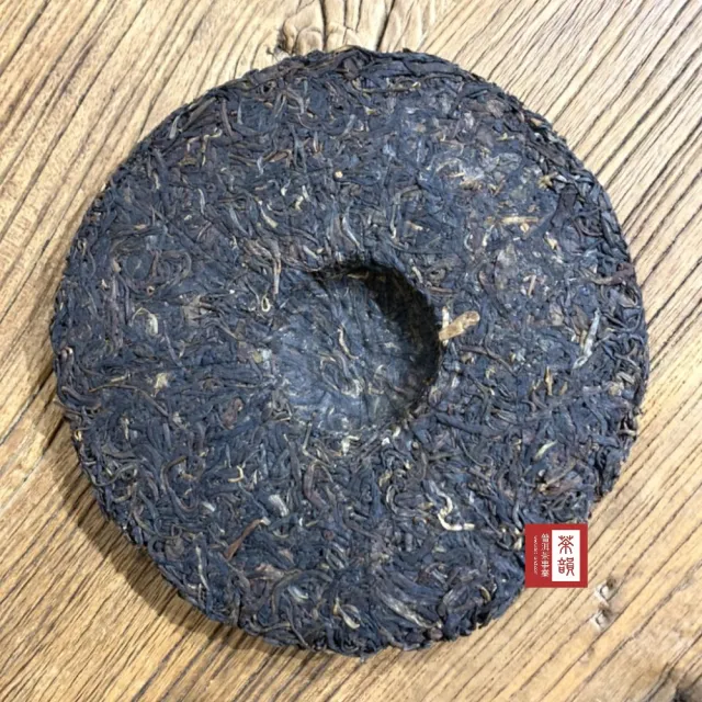 【茶韻】普洱茶2003年中茶八中綠印甲級7542-301青餅 357g/餅 茶葉禮盒(生茶/附收藏盒)