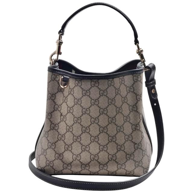 【GUCCI 古馳】經典Emblem系列GG Monogram印花帆布多夾層手提/斜背水桶包(黑色815118-FAD6L-9741)