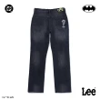 【Batman x Lee】男裝 牛仔褲｜743 中腰舒適直筒｜蝙蝠俠謎題人｜灰色洗水(LB517120888)