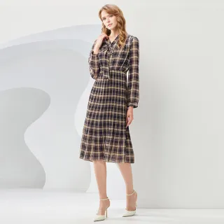 【MYVEGA 麥雪爾】MA格紋領口綁結百褶雪紡長洋裝-深藍(素色洋裝/)