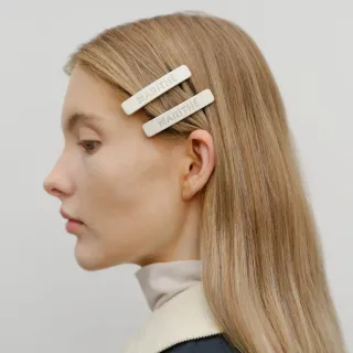 【MARITHE FRANCOIS GIRBAUD】官方旗艦 兩件組點狀常規LOGO金屬鑲嵌髮夾(象牙白)