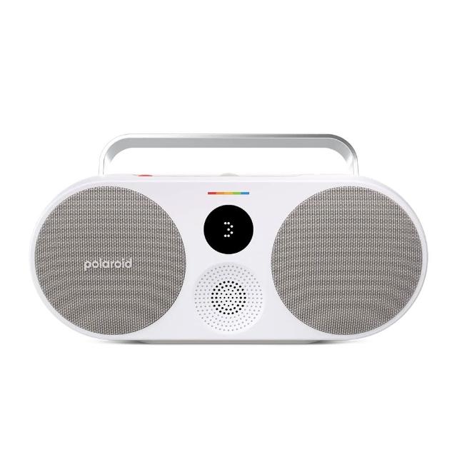 Polaroid 寶麗來 P3 是一款輕巧攜帶型多媒體喇叭，黃色系設計時尚大方，尺寸約 30*14*7 cm，重量僅 1.7kg，適合外出使用。支援藍芽 Bluetooth 無線連線及 USB 輸入插槽，ALL IN ONE (AIO) 功能一機搞定音訊播放。無 Wifi 支援，包含 USB-C 充電線及入門指南，享有 1 年保固。產地中國，透過 NCC 認證碼 CCAG22LP0320T5 及 BSMI 許可字號 R3E426，品質保證。