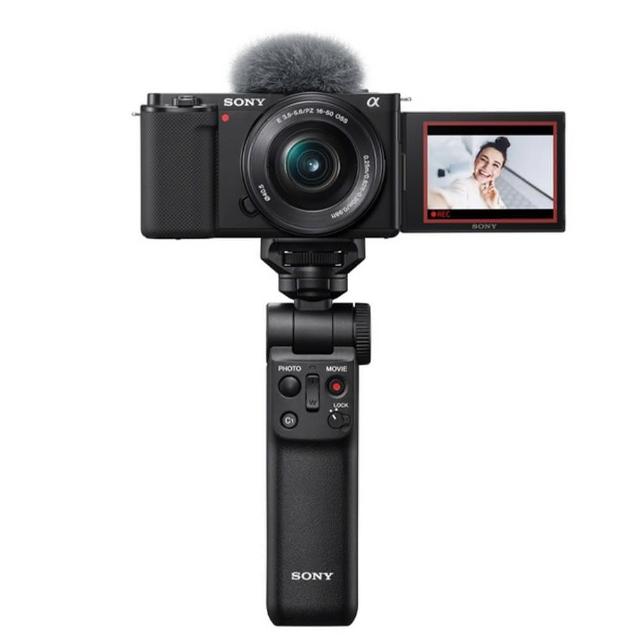【SONY 索尼】可換鏡頭式數位相機 ALPHA ZV-E10K 16-50mm 手持握把組合(公司貨 保固18+6個月)
