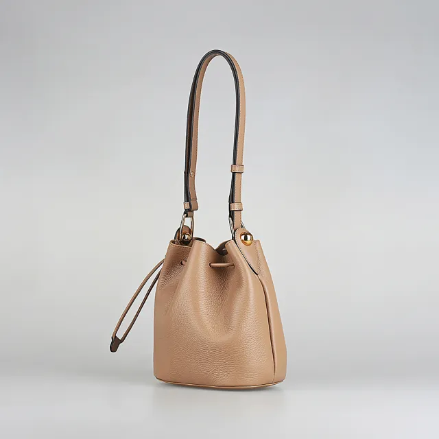 【FURLA 芙拉】FURLA SFERA 內皮革金字LOGO牛皮內襯麂皮斜背水桶包(沙漠棕/迷你)