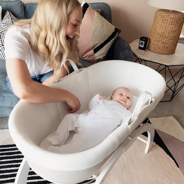 【Shnuggle】可攜帶嬰兒床Dreami 含嬰兒床墊(嬰兒搖籃/新生兒睡籃/床邊床)