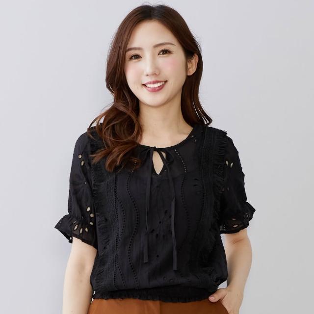 【betty’s 貝蒂思】出清品  領口綁帶流蘇繡花蕾絲上衣(黑色)
