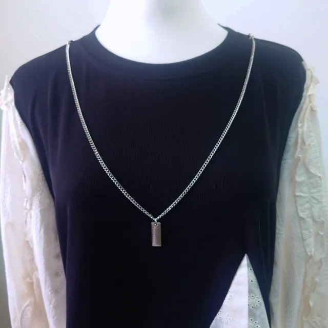 【YUTZUYA 優姿雅】銀鍊壓花黑白拼接層次上衣(七分袖/假兩件/可拆式配件/圓領/特色壓花)