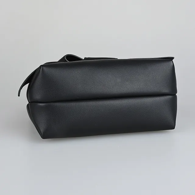 【Acne Studios】Acne Studio MUSUBI 和服腰帶結LOGO皮革斜背兩用包(小/黑)