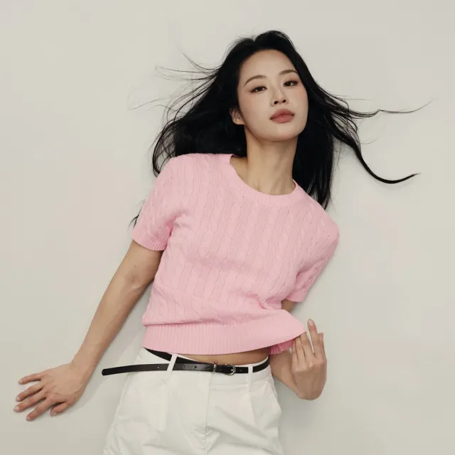 【GIORDANO 佐丹奴】韓系選品 女裝純棉絞花圓領短款短袖針織衫(多色任選)