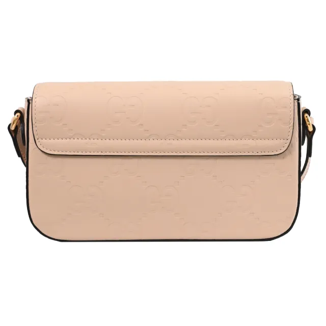【GUCCI 古馳】Super Mini WOC 經典雙G壓紋信封式翻蓋斜背包(淺米)