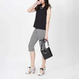 【iROO】前後拼接立體泡泡感經典設計無袖背心