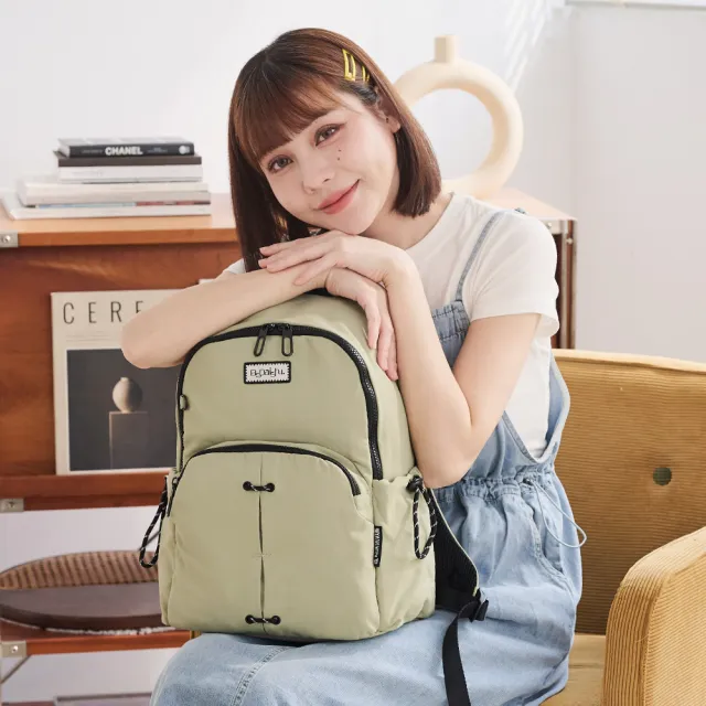 通勤與休閒的黃金中庸之道!冰山袋鼠 S-205G 格紋造型後背包深度評測與導購指南