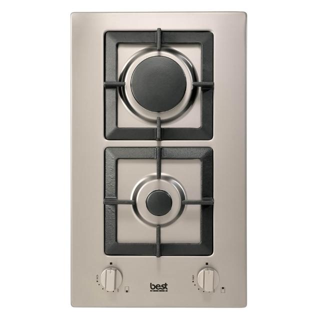 Best貝斯特 GH2957 雙口瓦斯爐，採用不鏽鋼爐臺與鋁銅合金爐頭，堅固耐用。左旋打擊點火方式，操作簡易方便。機體尺寸304×509×70mm，適合各種廚房空間。使用110V/60Hz電源，瓦斯消耗量4~5kW，能源效率第四級，節能環保。產自其他國家，BSMI許可字號31228，享1年保固，標準安裝。Best GH2957 傳統瓦斯爐，雙口設計提升烹飪效率，是理想廚房瓦斯爐選擇。