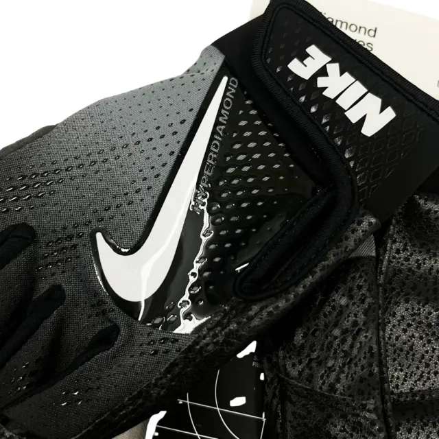 【NIKE 耐吉】HYPERDAMOND 3.0少年用打擊手套黑X灰白標一雙入(N1009789091)