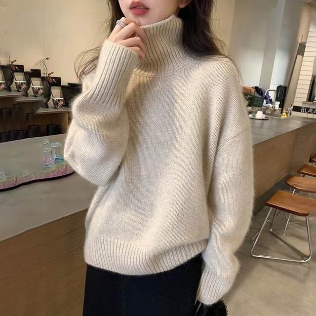 【D.studio】韓版簡約高領寬鬆毛衣(針織上衣長袖上衣衣服保暖上衣 冬天女裝秋冬女裝發熱衣高領內搭W607)