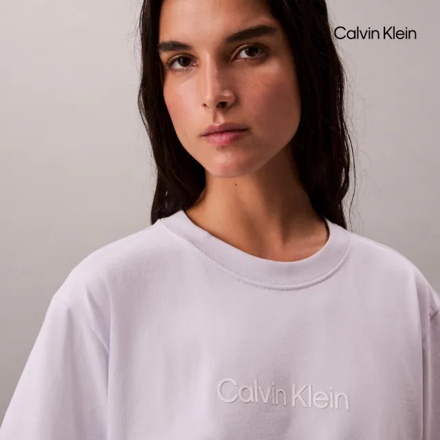 【CALVIN KLEIN】官方旗艦館CK 經典標誌寬鬆圓領 T 恤_白色