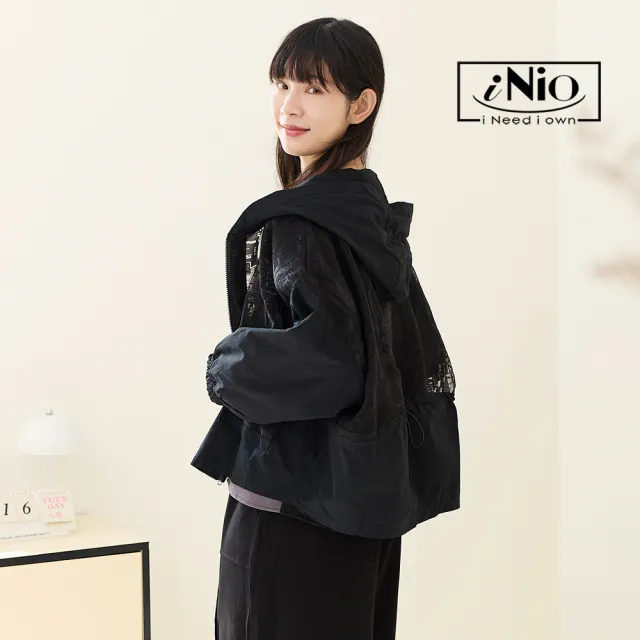 【iNio 衣著美學】帥氣個性翻領連帽外套 網紗壓紋拼接 微縮袖口外套(CEW4803)