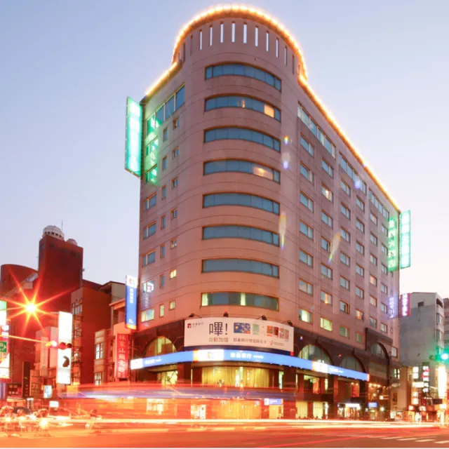 【台南劍橋大飯店】雙人住宿券買一送一/贈送下午茶點+古蹟門票(MO)