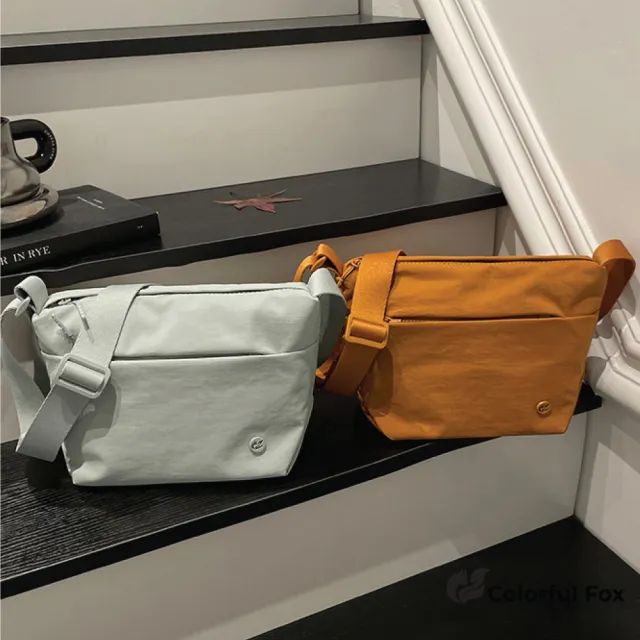 【Colorful Fox】休閒百搭輕便防水多層單肩包 斜跨包(灰/黃/綠/橘/藍/紫/黑)