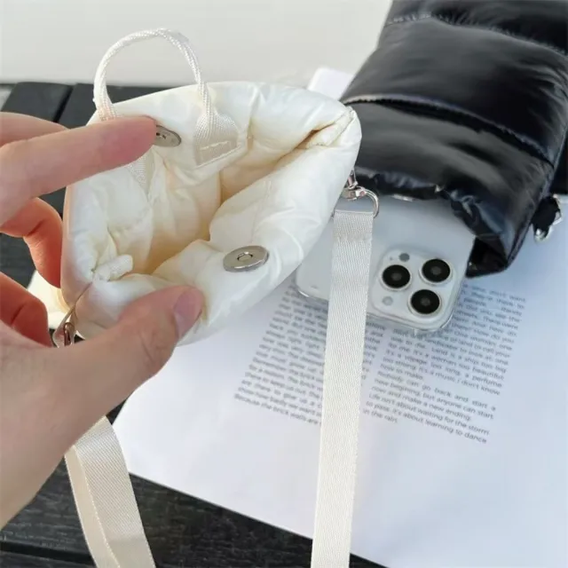 【Warm House Decor 暖和家居】雙11 羽絨雲朵手機袋(斜背小方包 側背包 小包包 休閒包)