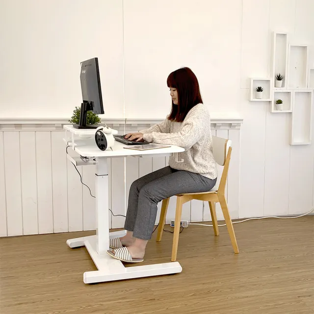 【aka】多功能雙層電動升降桌 96x60cm(坐站兩用/辦公桌/電腦桌/雙層桌面/書桌/兩層桌)